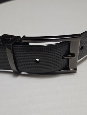 Nicole Miller Men's Gray & Black Reversible Textured Leather Belt Size 40